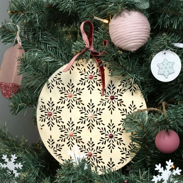 Remise 🥰 Artemio Forme En Bois Médaillons En Bois à Décorer - Flocons - 10 Et 21 Cm - 2 Pcs ⌛ 4 Remise 🥰 Artemio Forme En Bois Médaillons En Bois à Décorer - Flocons - 10 Et 21 Cm - 2 Pcs ⌛ – Image 2